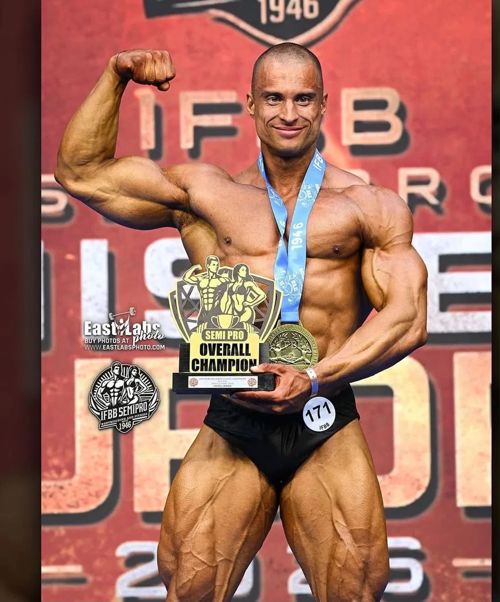 Front double biceps